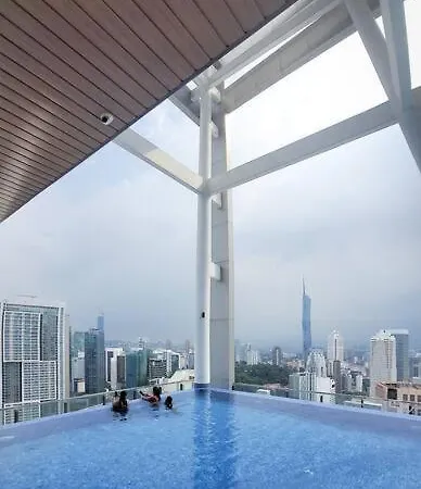 Col18B Modern Infinity Pool Klcc Balcony View Apartment Kuala Lumpur Exterior photo