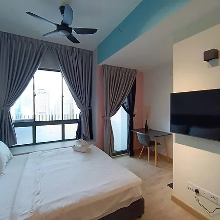 Col18B Modern Infinity Pool Klcc Balcony View Apartment Kuala Lumpur Exterior photo