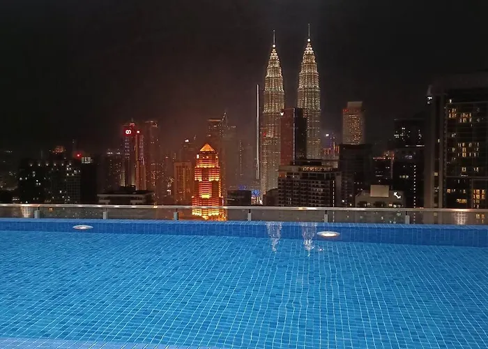 Col18B Modern Infinity Pool Klcc Balcony View