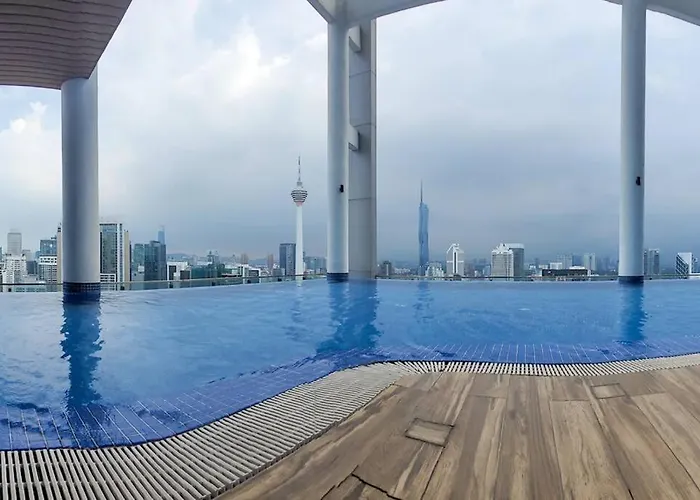 Col18B Modern Infinity Pool Klcc Balcony View