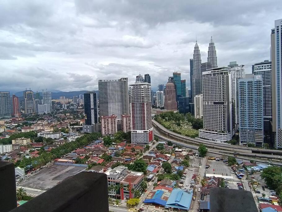 Col18b Modern Infinity Pool Klcc Balcony View
